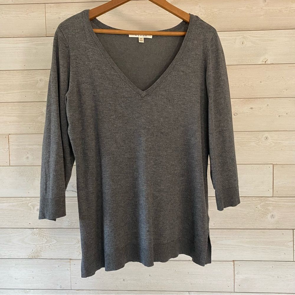 Cyrus V-Neck Knit 3/4 sleeve lightweight Sweater - Gray - M